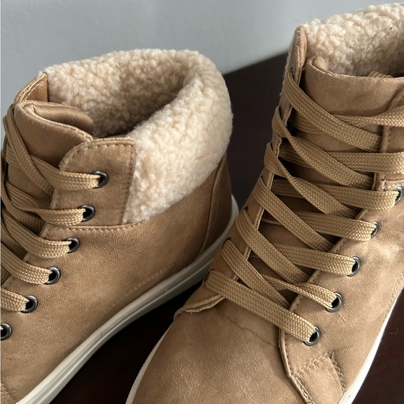 NWOT Cliffs by White Mountain boots women’s size 7 tan suede with fur trim - Picture 10 of 10